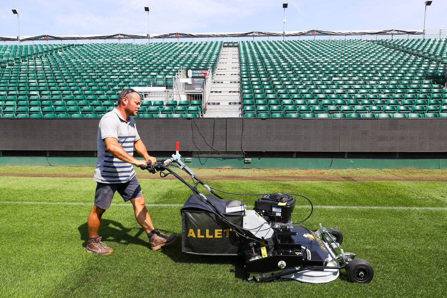 Allett Uplift 86 Vakuum-Stadion-Sichelmäher