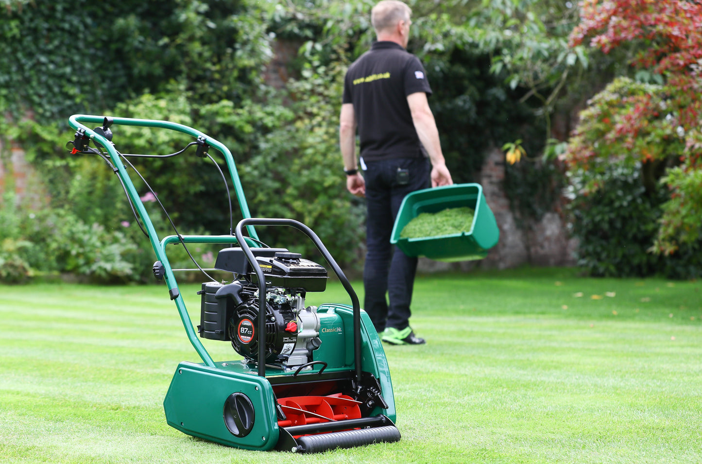 The Allett Classic Cylinder Mower